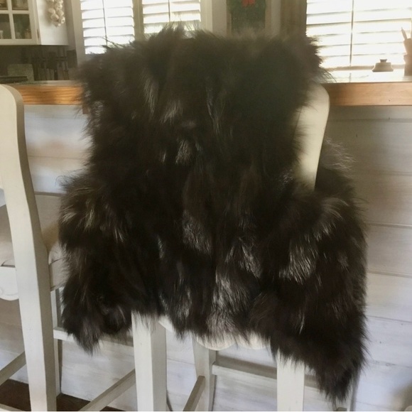 Silver Fox Vest Gorgeous - Picture 5 of 9